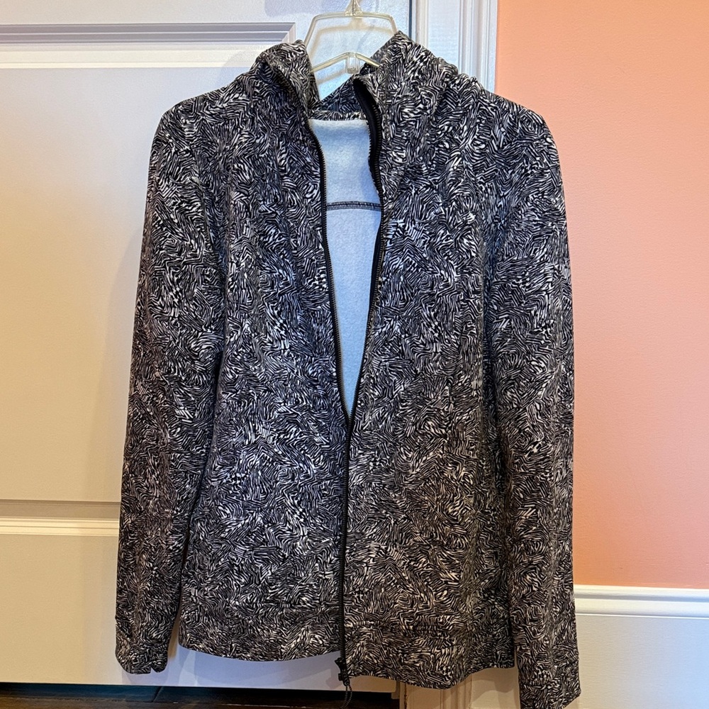 Lululemon Black and White sweatshirt jacket